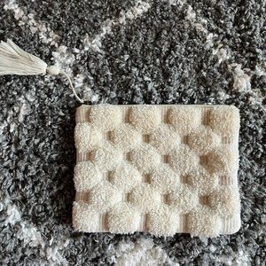 Universal Threads Wristlet